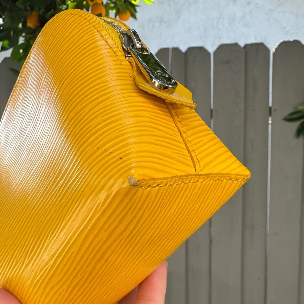 Louis Vuitton Epi Yellow Cosmetic Pouch Tassili Leather LV Clutch Bag Authentic - Picture 9 of 9